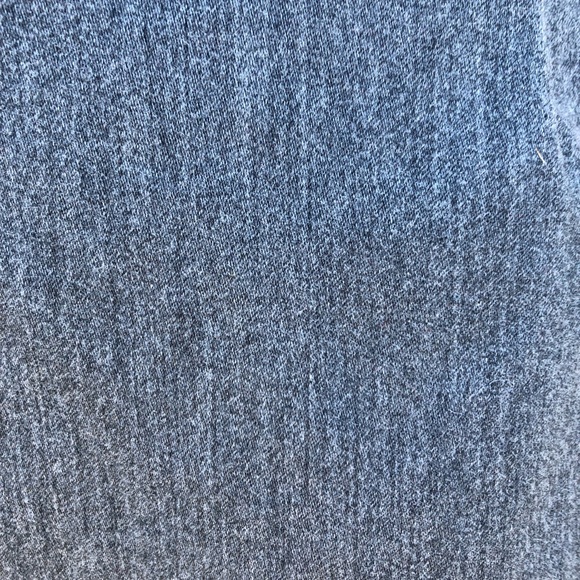 ☀️☀️☀️ 4/$20 Mavi Alison heather gray mini skirt! - Picture 2 of 6